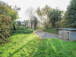 Cottage | Property grounds