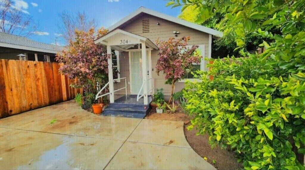 Modern Apartment Near Sequoia National Park