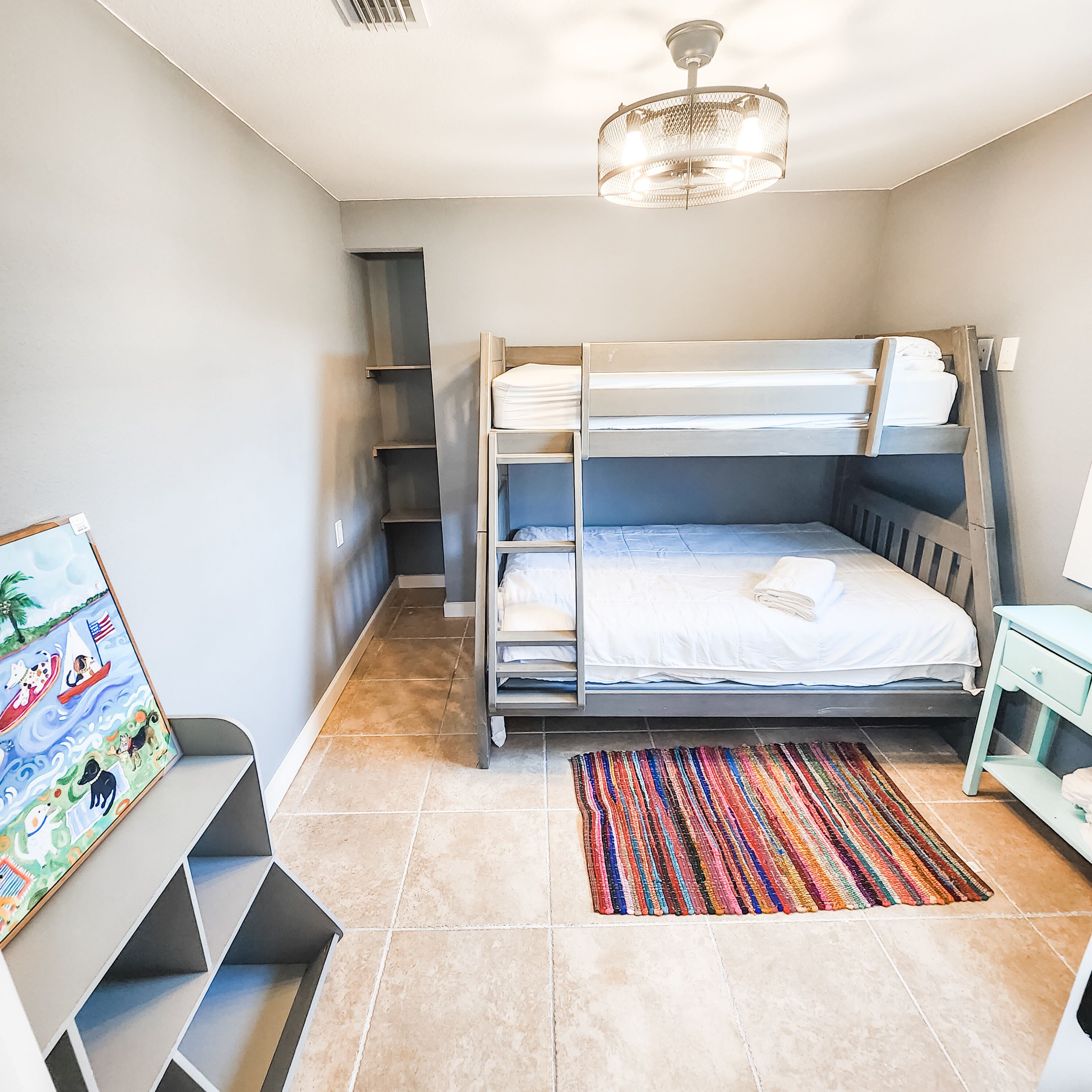 Brand New Downtown Apartment- Sleeps 7 Pet friendly!