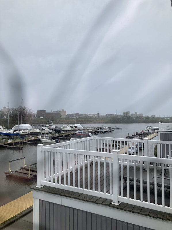 Unclassified image, 1 of 10, button - Marina Retreat (Lorain)
