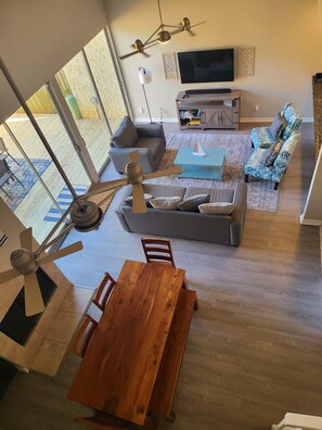 Living area - Lake Side Living on Lake Conroe (Montgomery)
