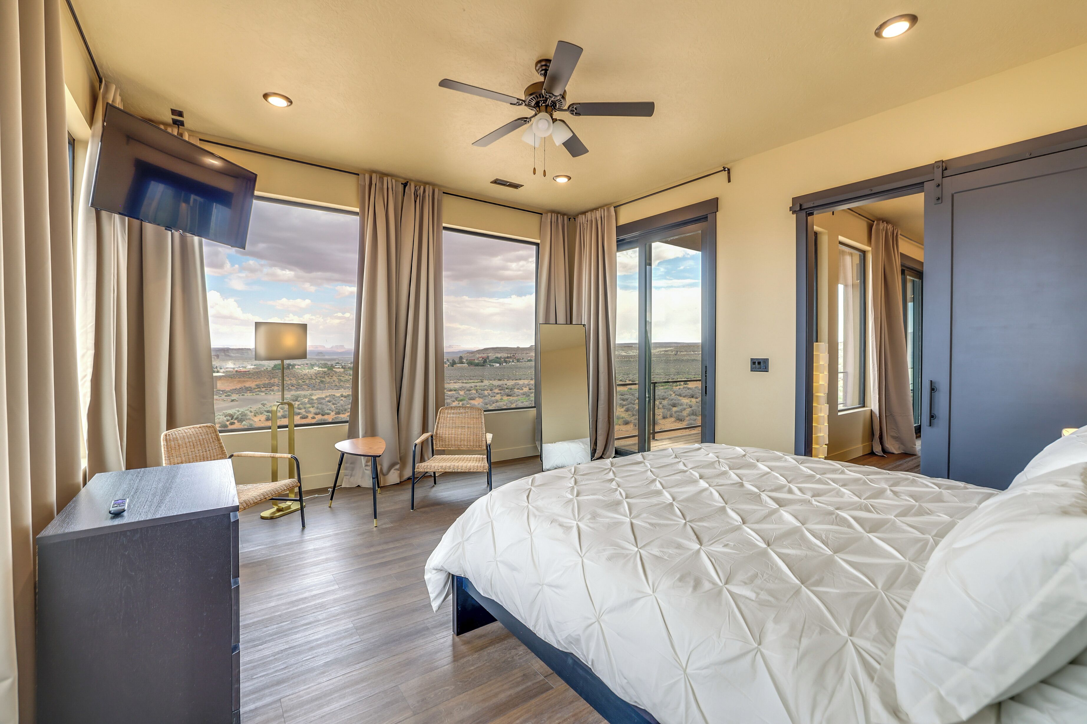 LUXURY SUNSET VILLA NEXT TO ANTELOPE CANYON