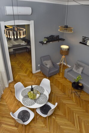 行政套房 | 迷你吧、客房内保险箱、特色装修、特色家居