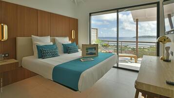 4 bedrooms, in-room safe, desk, travel crib