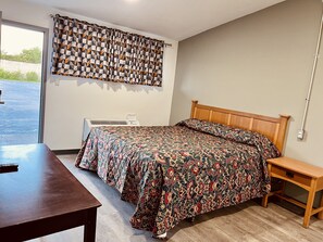 WiFi (無料)、ベッドシーツ