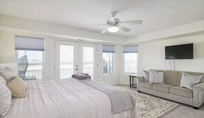 5 habitaciones, tabla de planchar con plancha, cuna de viaje y wifi 
