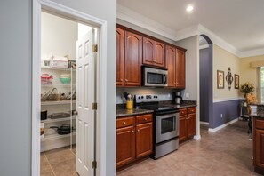 House, Multiple Beds, Patio, Garden View | Private kitchen | Fridge, microwave, oven, stovetop