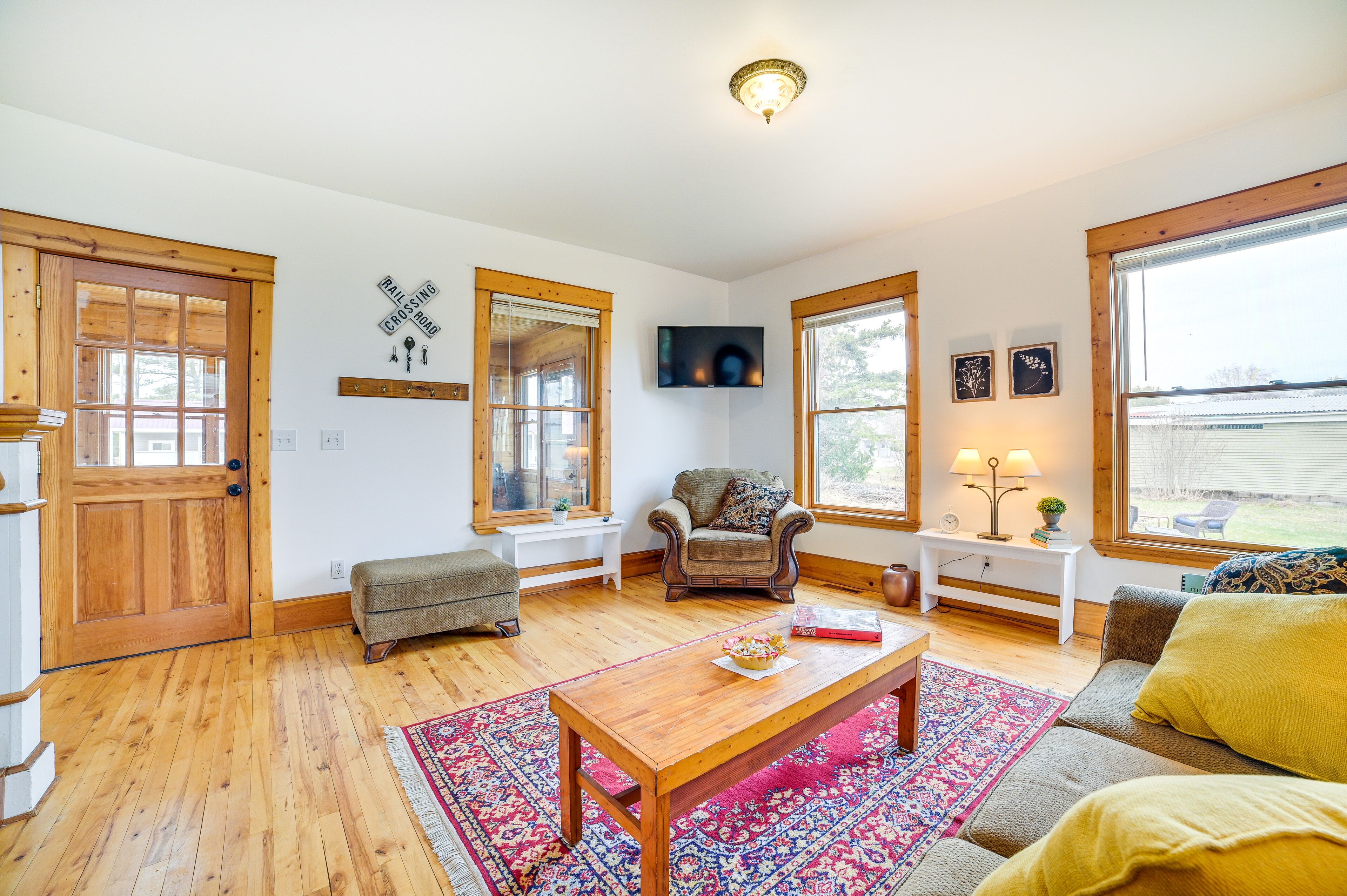 Mackinaw City Getaway - 3 Mi to City Beach!