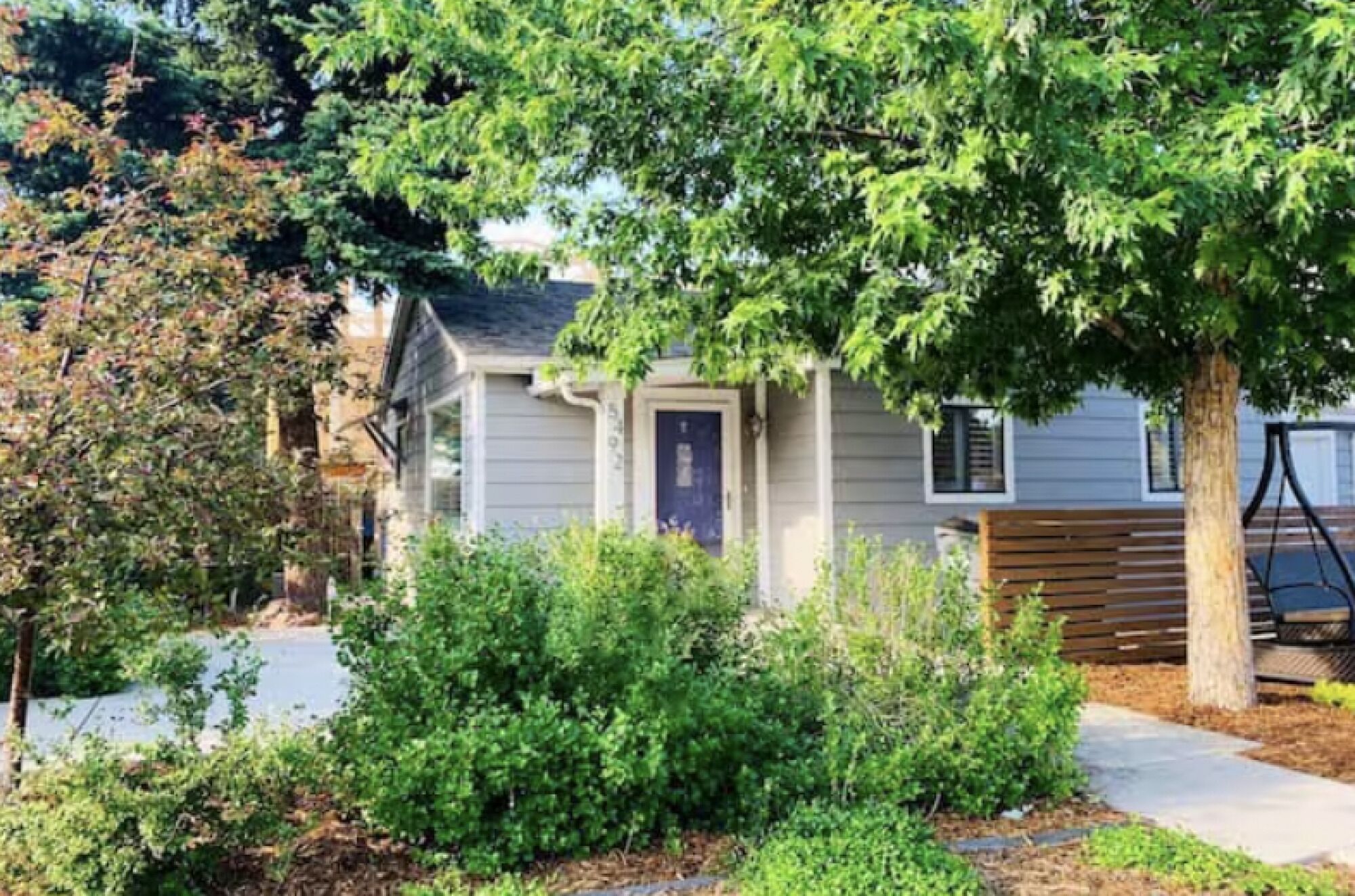Modern Littleton Cottage 2 Blocks to Main Pets Fenced Backyard Firepit