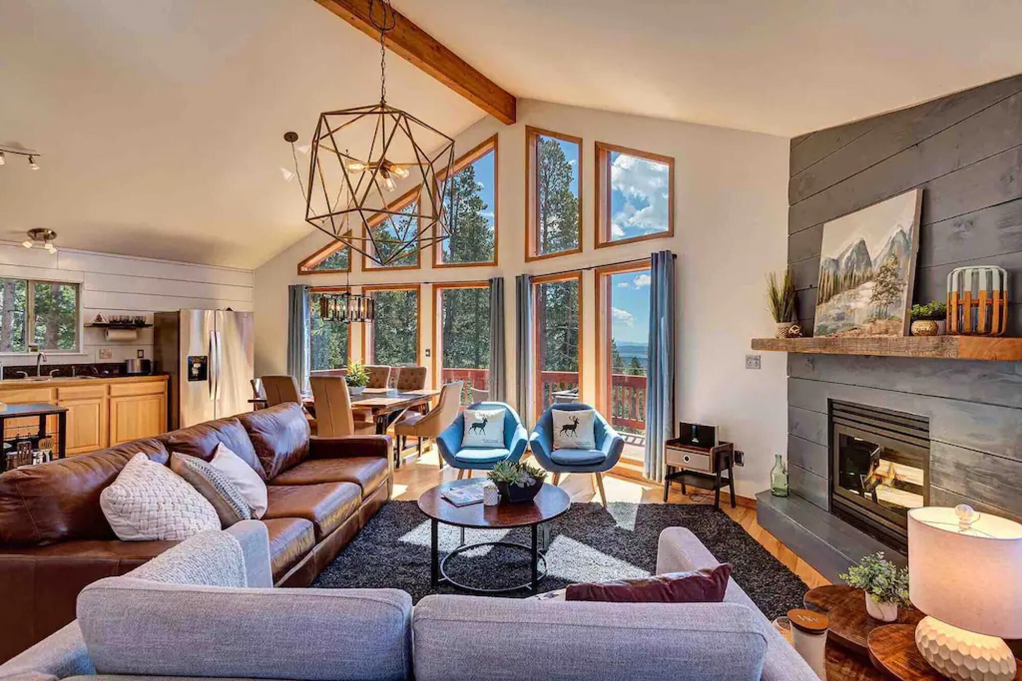 High Alpine Lodge Stunning Views of Pikes Peek Hot Tub Garage 4 Bedrooms