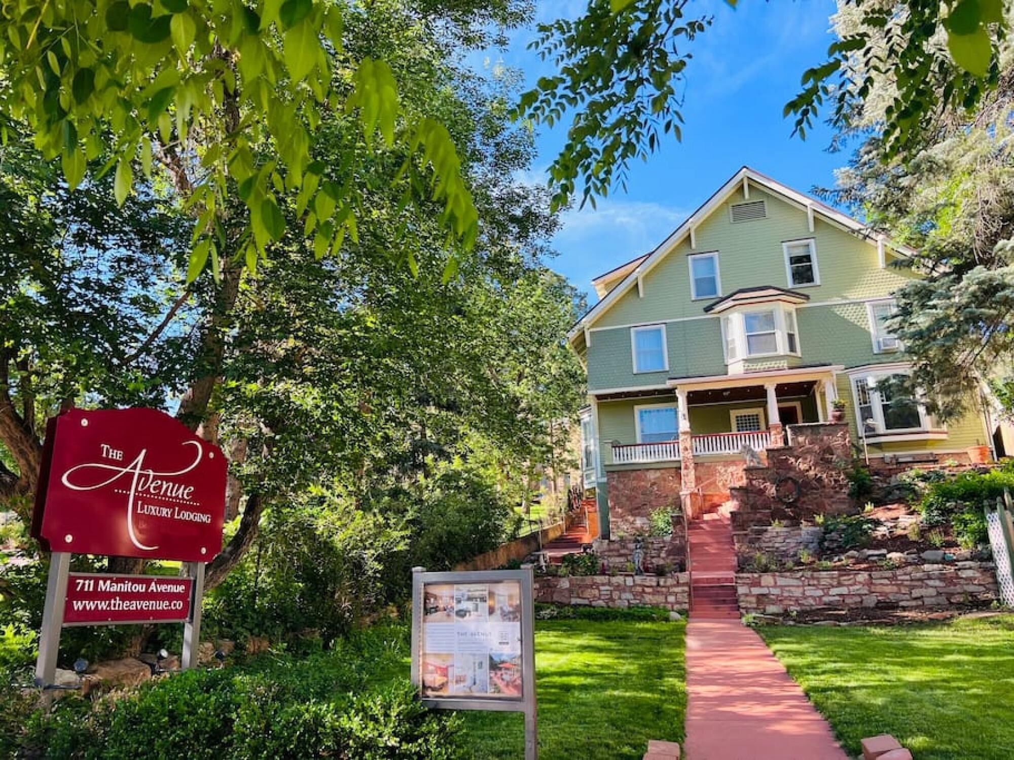 Historic Mansion in the Heart of Manitou Springs Sleeps 22 Events