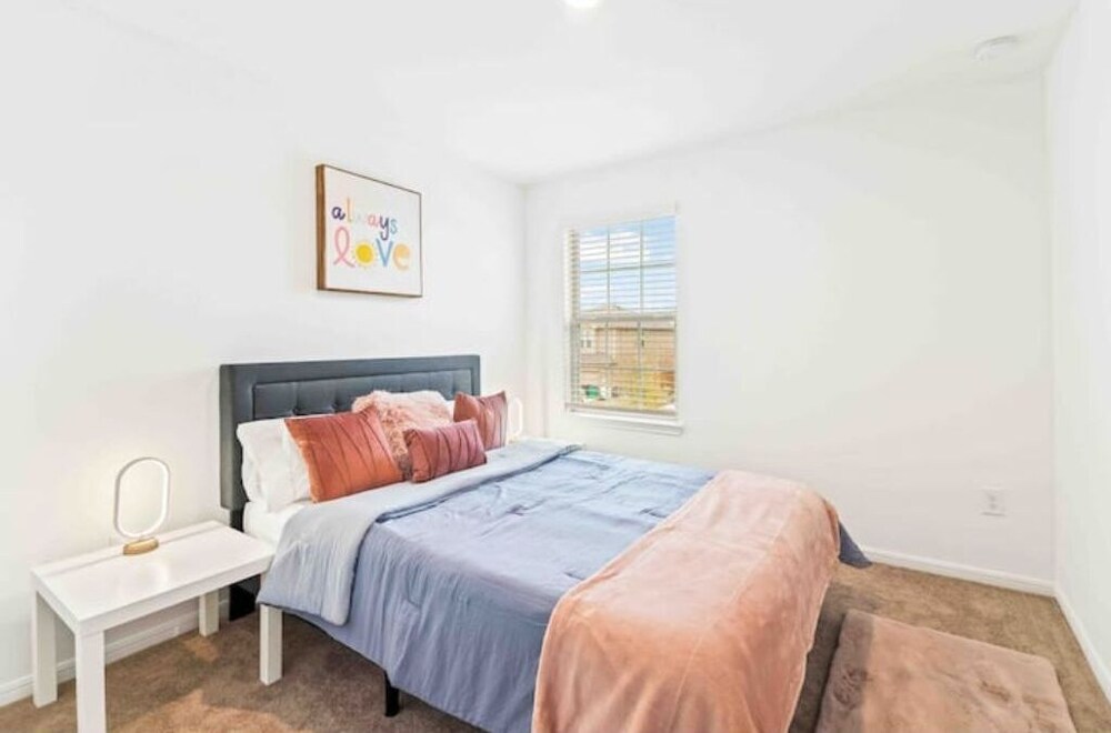 Modern 4BD Lakeview Home Katy TX Waller County Vrbo