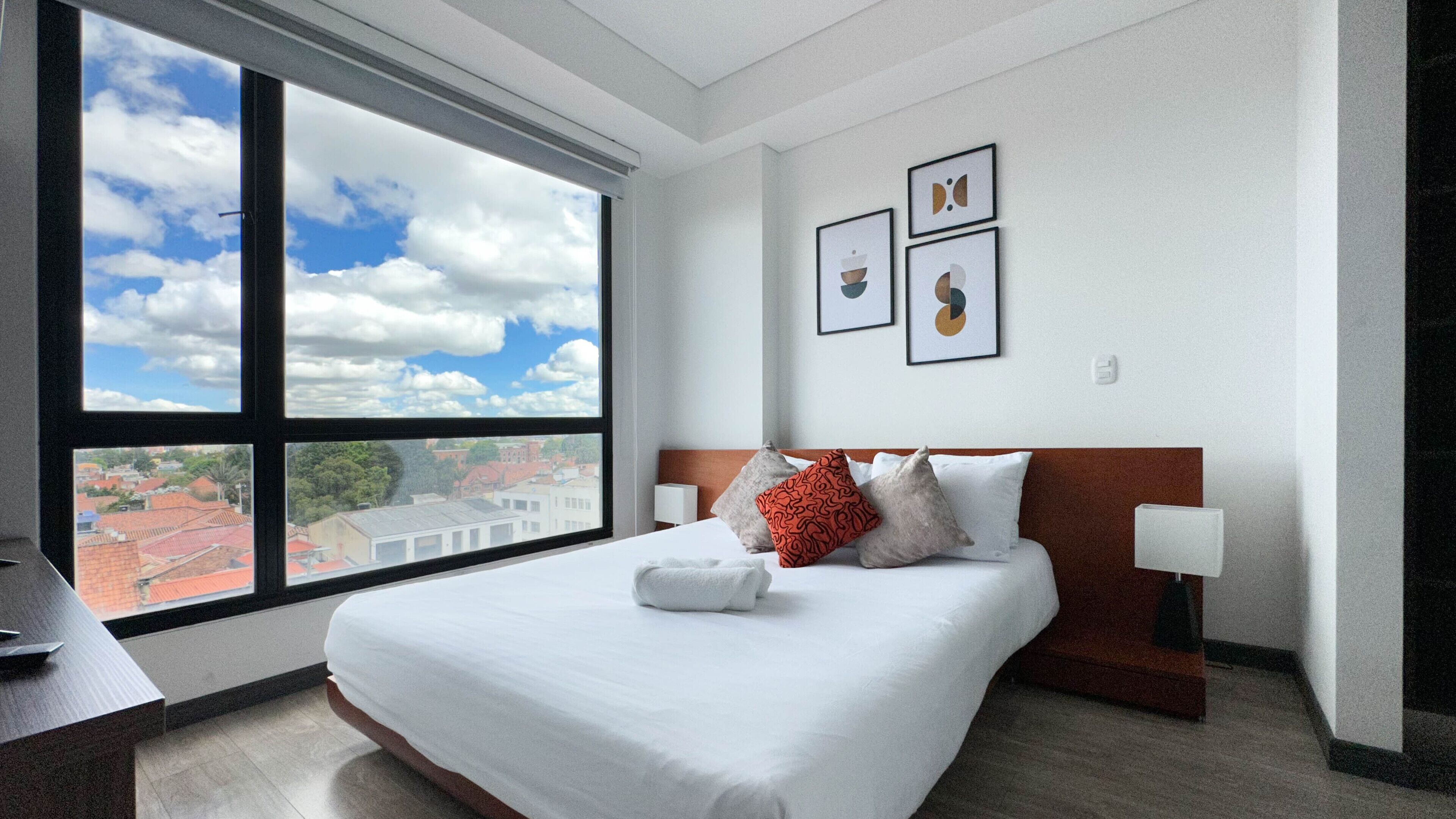 Two rooms near Monserrate 