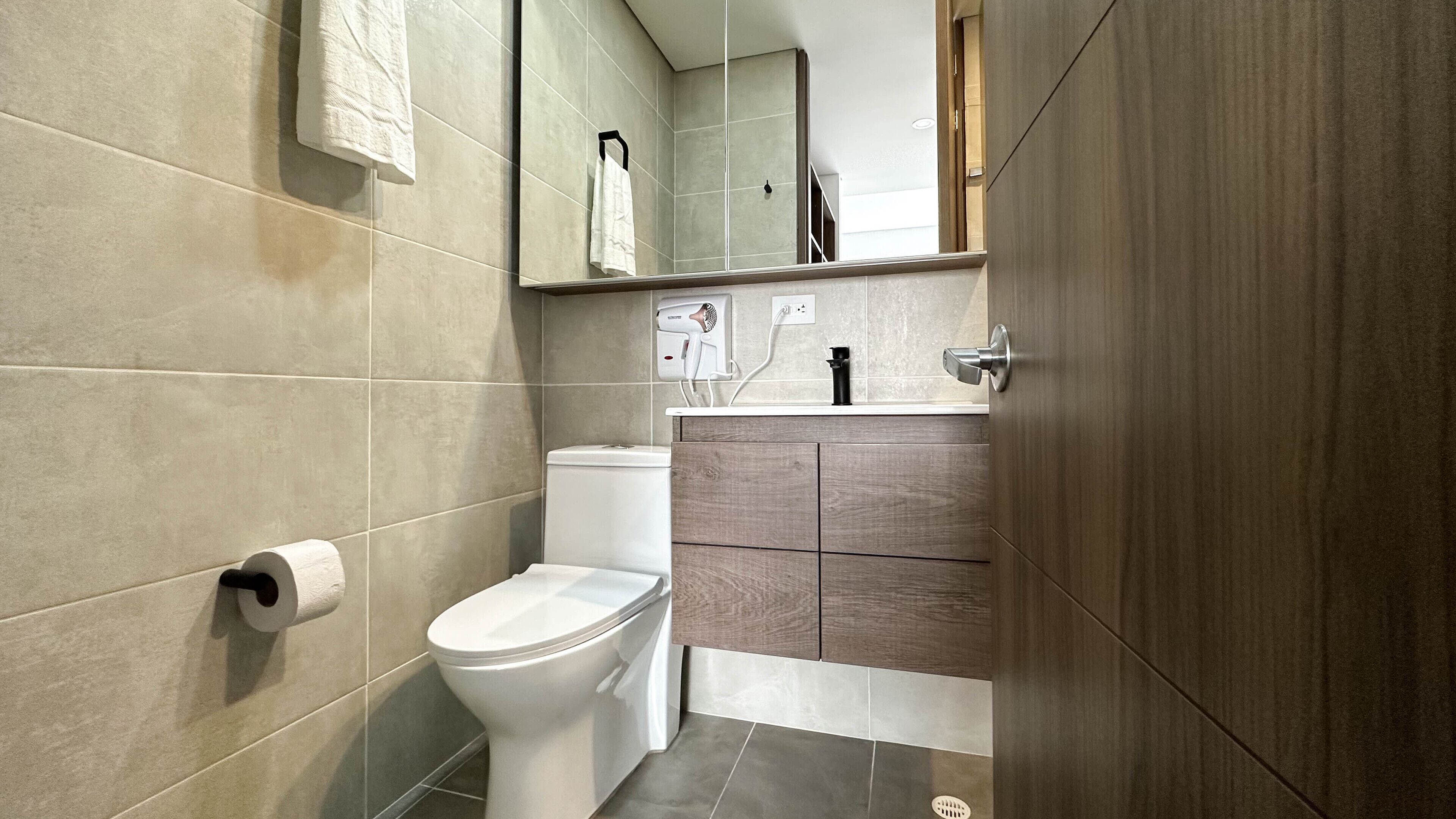 Two rooms near Monserrate 