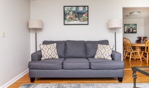 智能电视、桌上足球