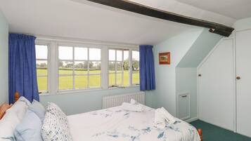 3 bedrooms, individually decorated, individually furnished, free WiFi