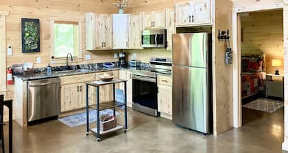 Cozy Cabin; no hurricane damage; we would love your support!