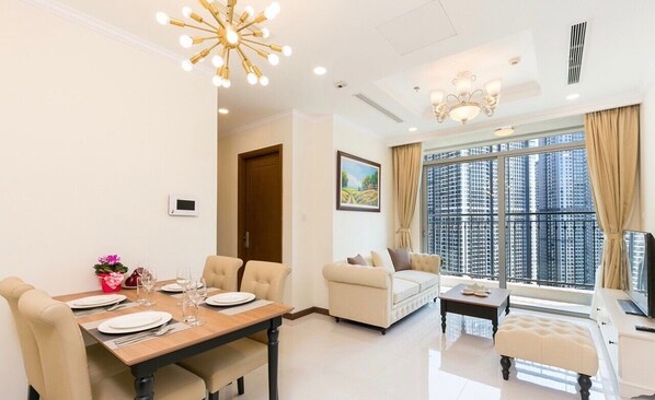 Luxury Apartment | Living area - Vinhomes Central Park (Ho Chi Minh City)
