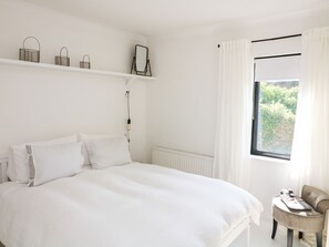 2 bedrooms, individually decorated, individually furnished, free WiFi - West Island (Kingsbridge)