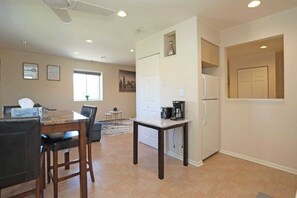 Interior - Cozy Chicago Suburban Apartment (Arlington Heights)