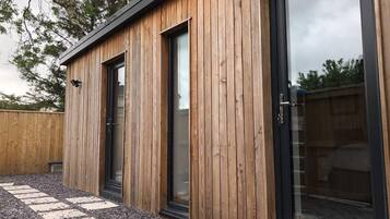 Studio, 1 King Bed with Sofa bed | Exterior