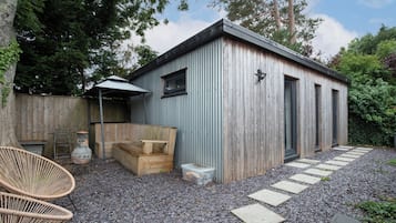 Studio, 1 King Bed with Sofa bed | Property grounds