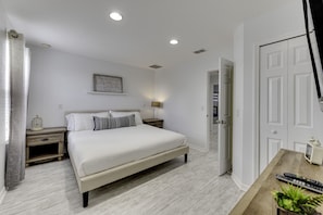 3 bedrooms, iron/ironing board, travel crib, free WiFi