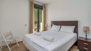 3 عدّة غرف نوم ومكواة/لوح كي وواي فاي مجانًا وملاءات أسرّة