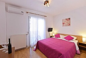 Free WiFi, bed sheets, wheelchair access