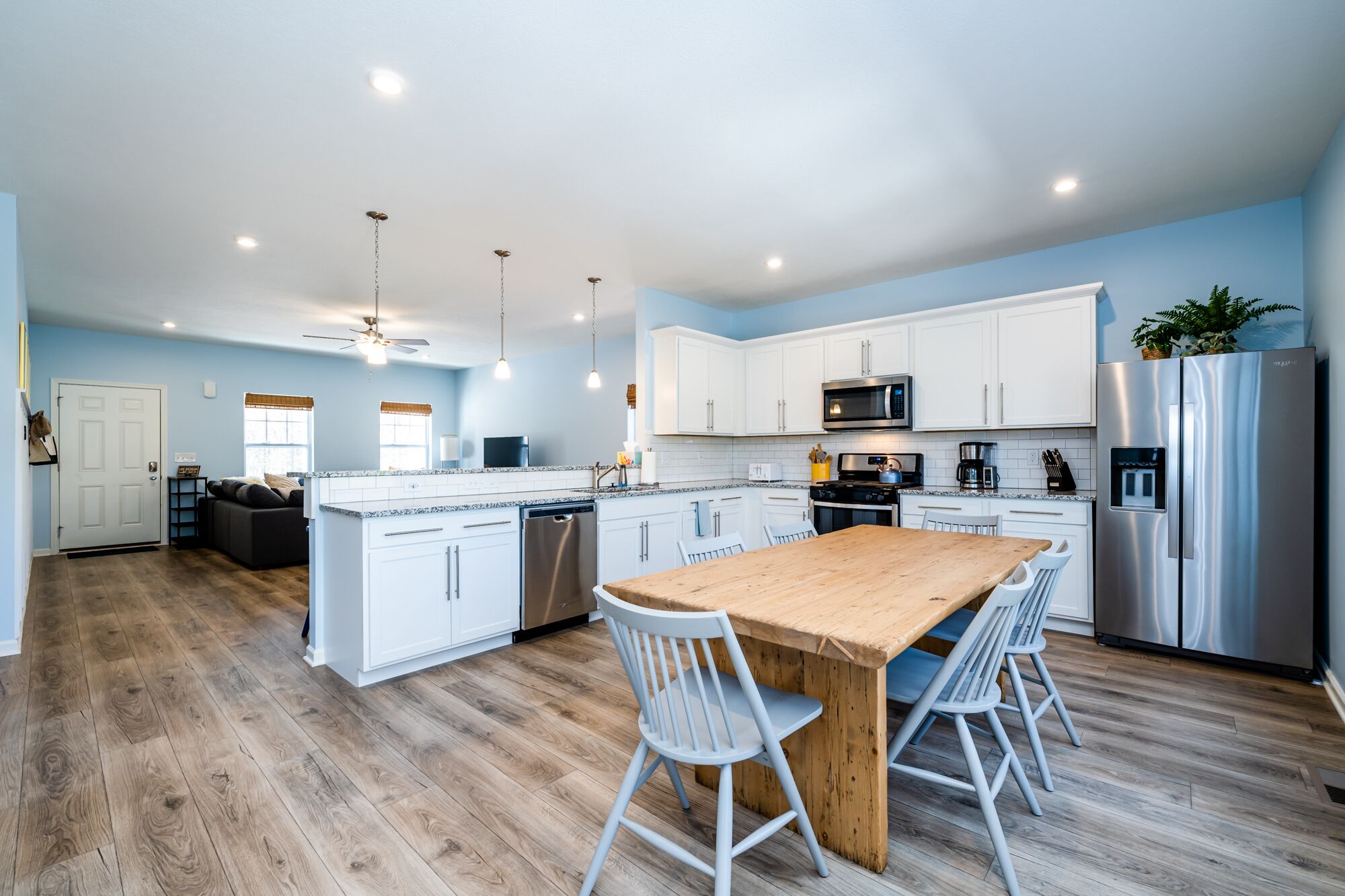 Sunshine Cottage: Kid-friendly & decorated for the holidays!