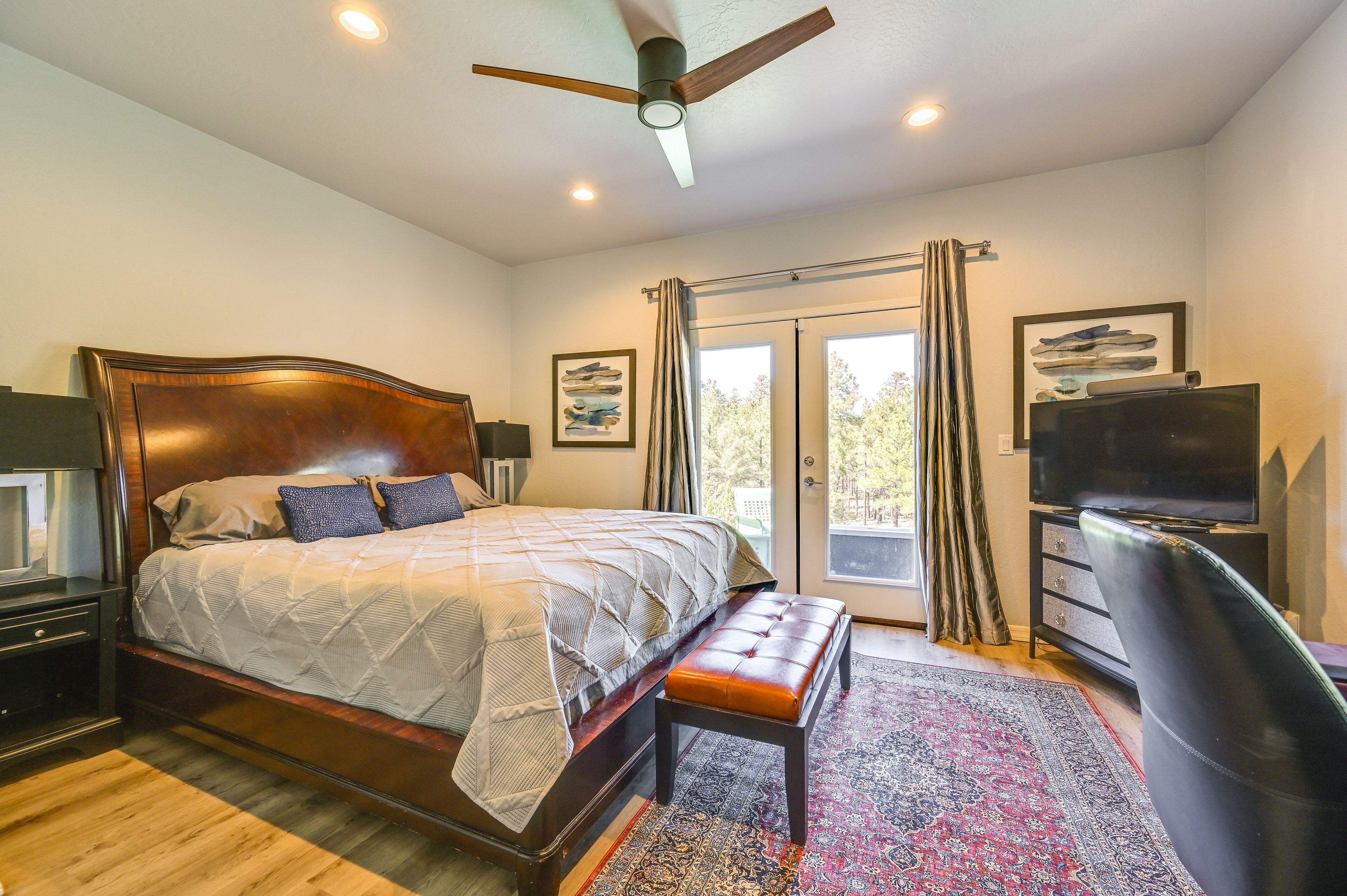 Modern Flagstaff Vacation Rental w/ 2 Living Areas