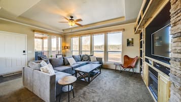 TV, fireplace, DVD player, books