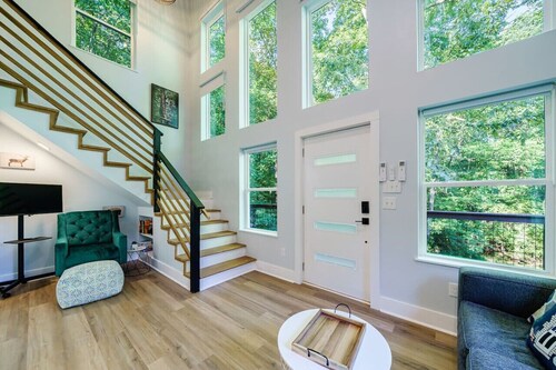 Dahlonega Tree Tops Tiny Home @HuddleTiny Homes