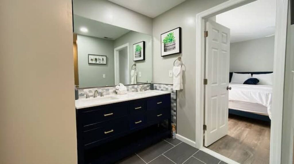 Beautiful Home with Bay View minutes from AC