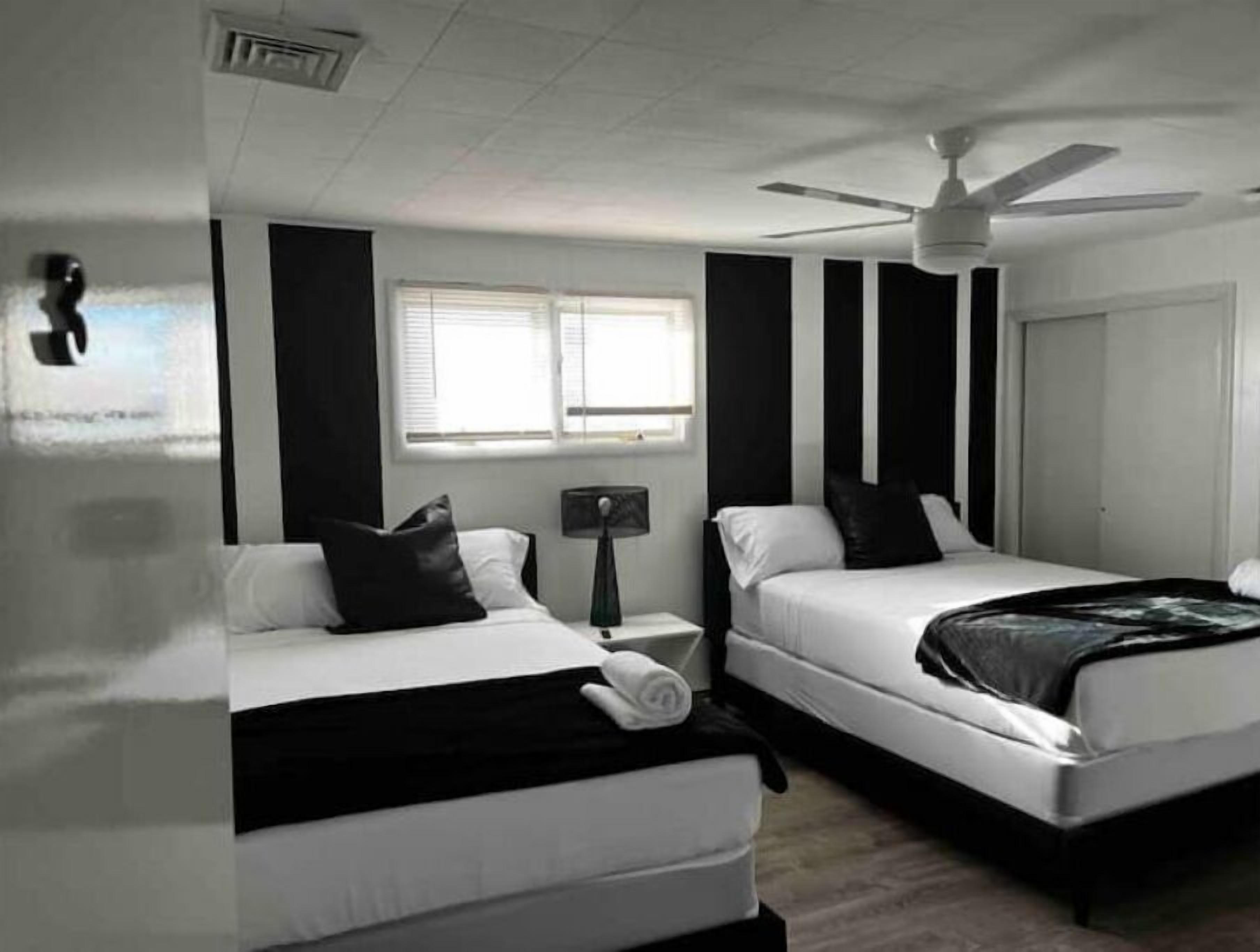 Beautiful Home with Bay View minutes from AC