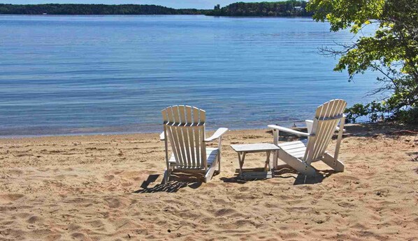 Liegestühle, Strandtücher