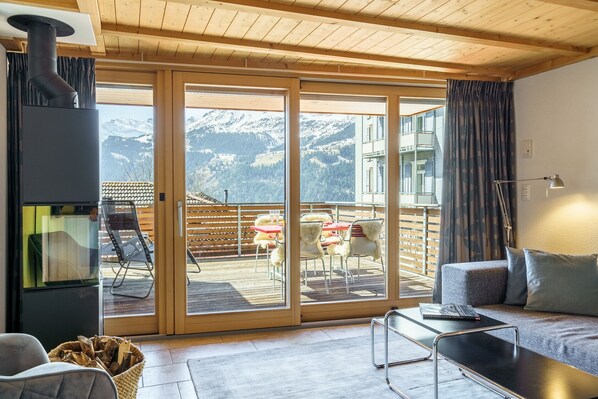 Una televisión, un reproductor de DVD