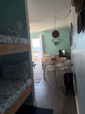 Dining - Perfect vacation spot DIRECTLY ON THE BEACH! Best View on the island! (North Topsail Beach)