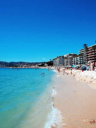 Appartement à 100 m de la plage, terrasse, belle vue mer ! Localisation idéale !