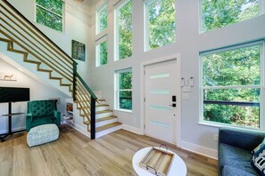 Interior - 4 Tiny Homes in Dahlonega! @HuddleTinyHomes (Dahlonega)