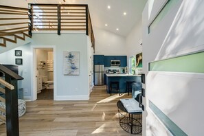 Una televisión, libros