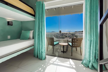 Family Room | In-room safe, free WiFi, bed sheets
