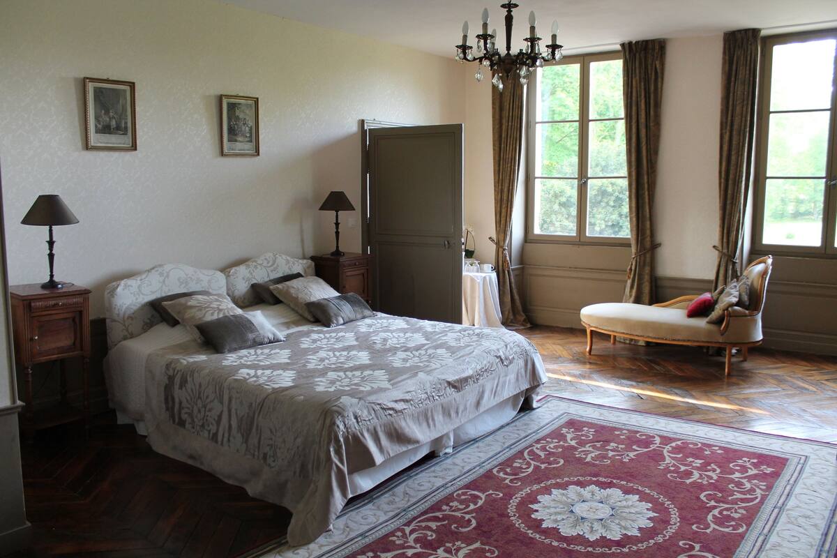 Deluxe-Doppelzimmer | Verdunkelungsvorhänge, schallisolierte Zimmer, kostenloses WLAN