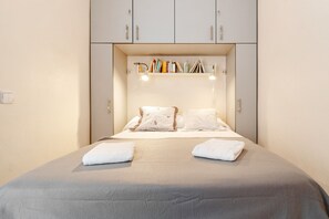 Free WiFi, bed sheets