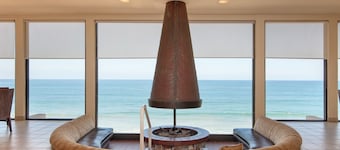 Poolside and Beachfront Remodeled Close to Everything!