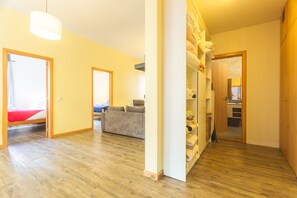 2 Schlafzimmer, Bügeleisen/Bügelbrett, Reisekinderbett, kostenloses WLAN
