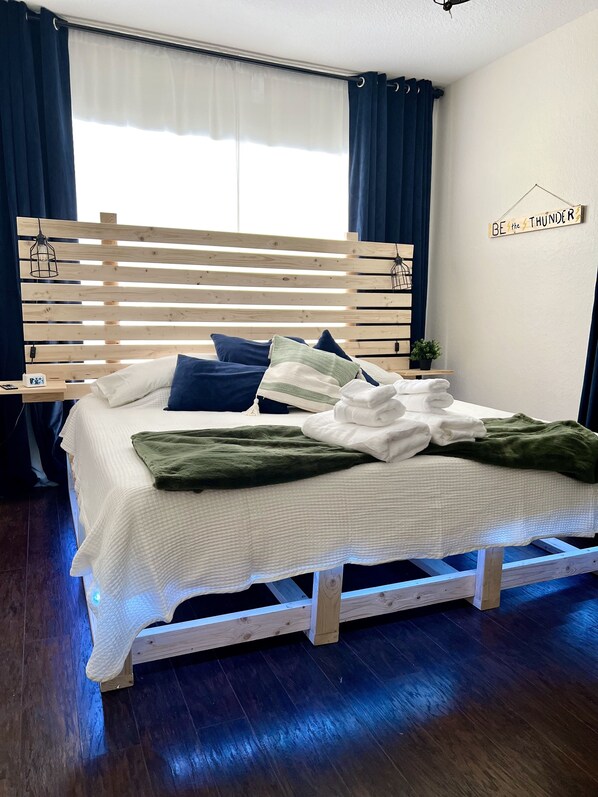 3 chambres, bureau, fer et planche à repasser, Wi-Fi gratuit