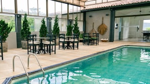 Outdoor pool - Pousada Monttana (Ouro Preto)