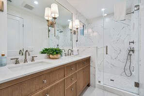 Bathtub, hair dryer, towels