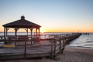 Una spiaggia nelle vicinanze